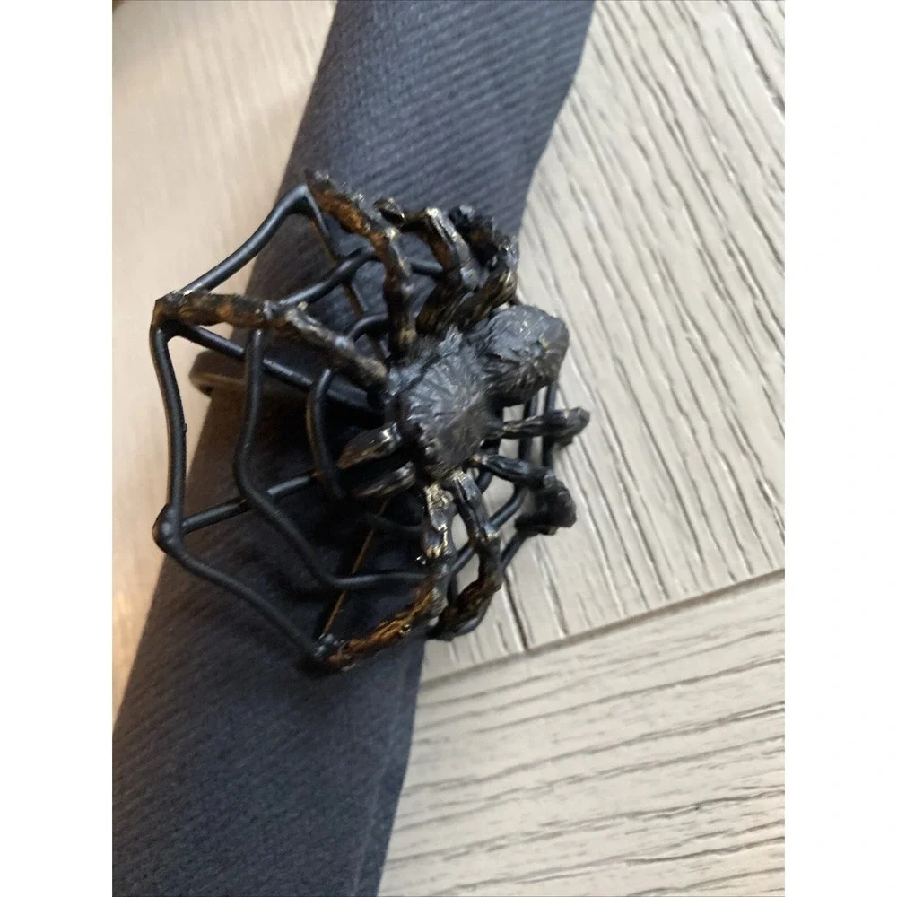 Christian Lacroix Maison NWT Set Of 4 Spider Web Halloween Napkin Rings Metal
